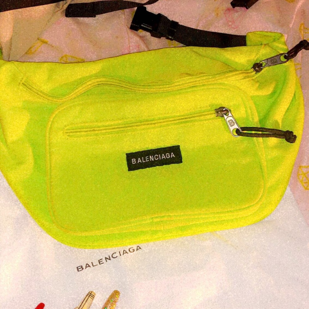 Balenciaga explorer belt bag!